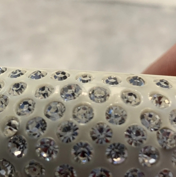 Vintage signed Weiss Lucite and Rhinestone clamper bracelet! Mint condition! - Picture 4 of 5